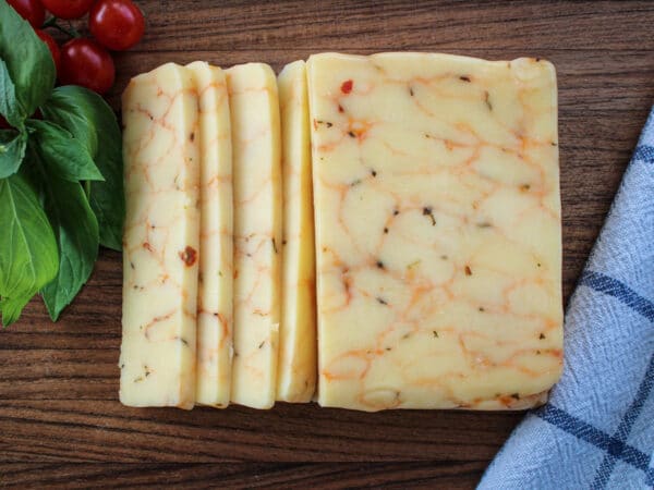 Jisa Tomato Basil Cheese